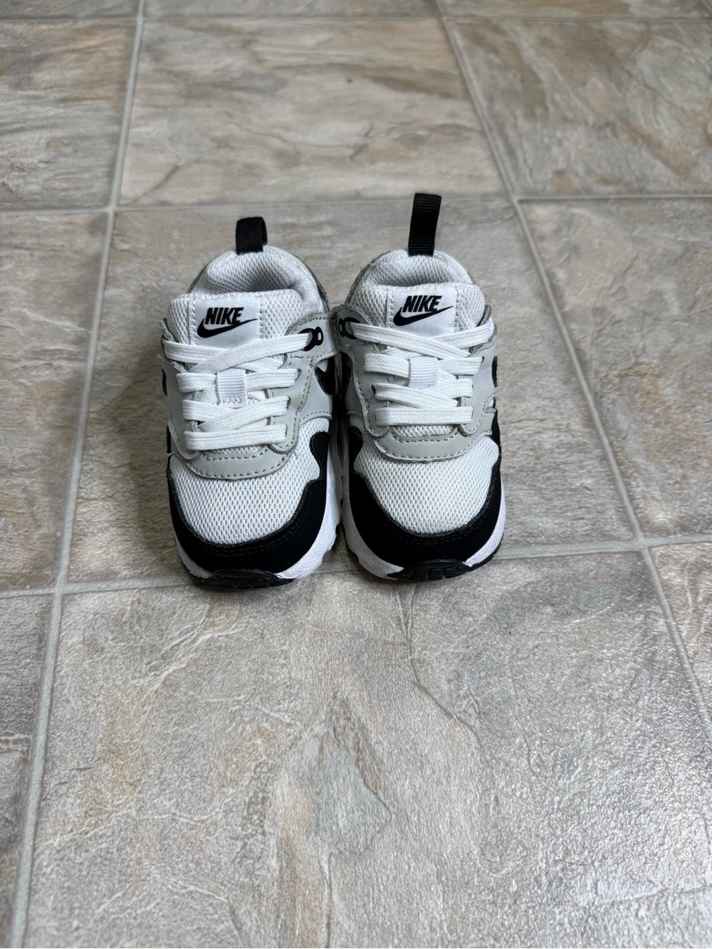 Air Max 1 Easy On White Black TD Shoe Size 4c White DZ3309-106 Preowned